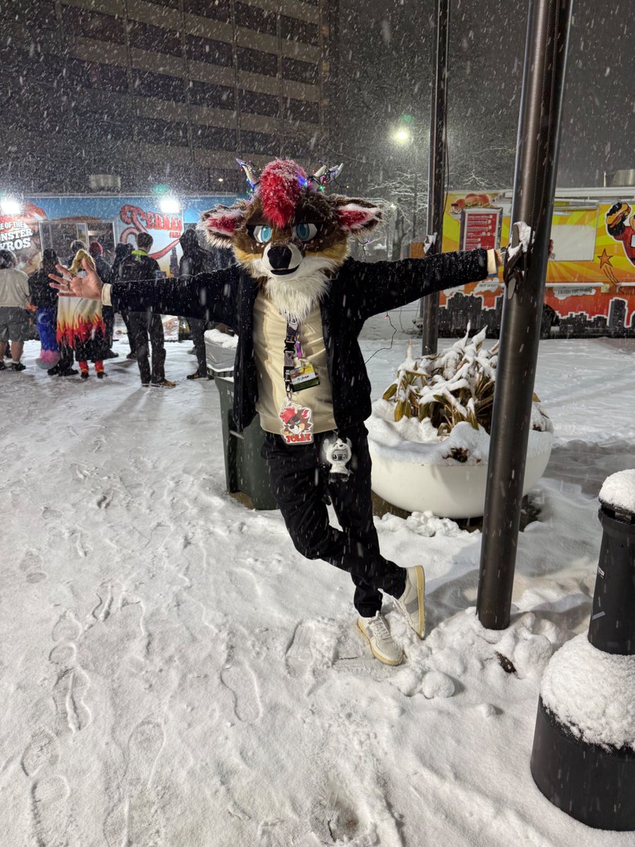 JollyGotRacks's tweet photo. Snow got me feeling like a reindeer 🎄 https://t.co/sr9wl6KAXZ