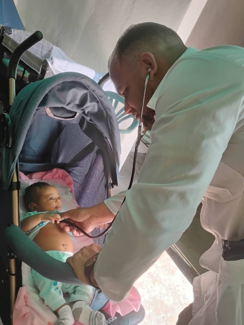 Cubacooperabol2's tweet image. Brigada Medica Cubana Centro de Diagnóstico Integral la llovizna Estado Bolívar consultorio las Malvinas brindando atención médica al pueblo venezolano
#CubaCooperaven
#CubaConVenezuela
#CubaPorLaVida 
@Cubacooperabol2