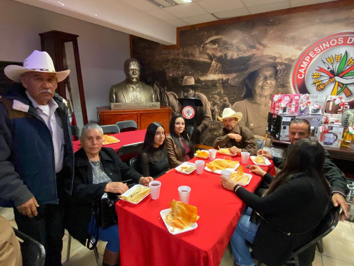 A invitación de nuestro Dirigente <a href="/tonomorales_7/">Toño Morales</a> y de la Secretaria General, Asucena Rodríguez, los Cenecistas convivimos en la posada con tamales, ponches y buñuelos, además de la rifa de regalos para los asistentes que se dieron cita de distintos poblados y municipios. 🤠🥳🎊