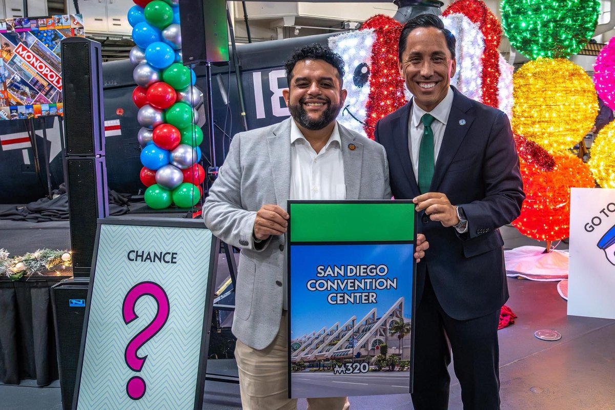 SDConventionCtr's tweet image. We're on the board 🎲 The San Diego Convention Center is officially part of the MONOPOLY: SAN DIEGO Edition launched today.

Featuring many of San Diego’s top attractions, the game is now available at local gift shops and online at us.toptrumps.com/collections/mo…