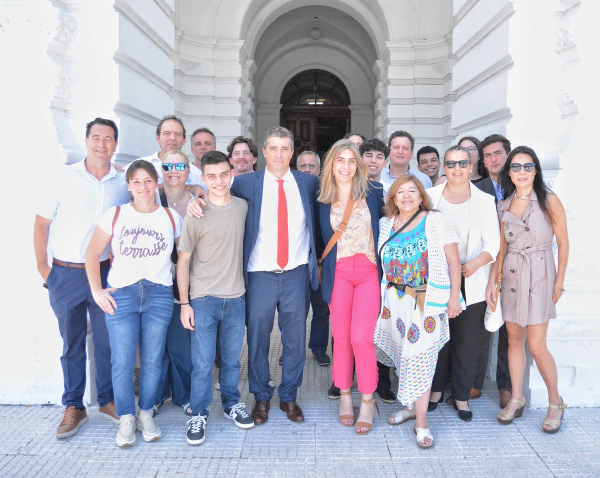 Hoy acompañé junto al equipo a <a href="/jpabloallan/">Juan Pablo Allan</a> en su asunción como Concejal de la ciudad de La Plata.

Juan lleva muchísimos años trabajando por nuestra ciudad y por los platenses, y estoy seguro que será la mejor voz que tengamos todos los vecinos en el nuevo Concejo.

🇦🇷❤️