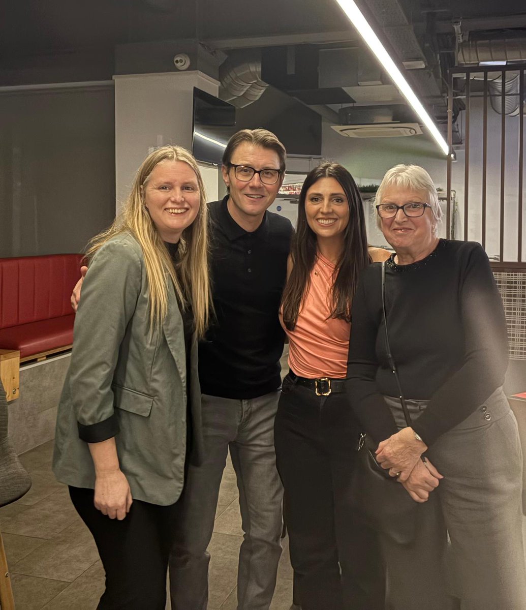 Rack_Pyper87's tweet image. A night at the lane listening to @leftpeg7619 🙌🏻