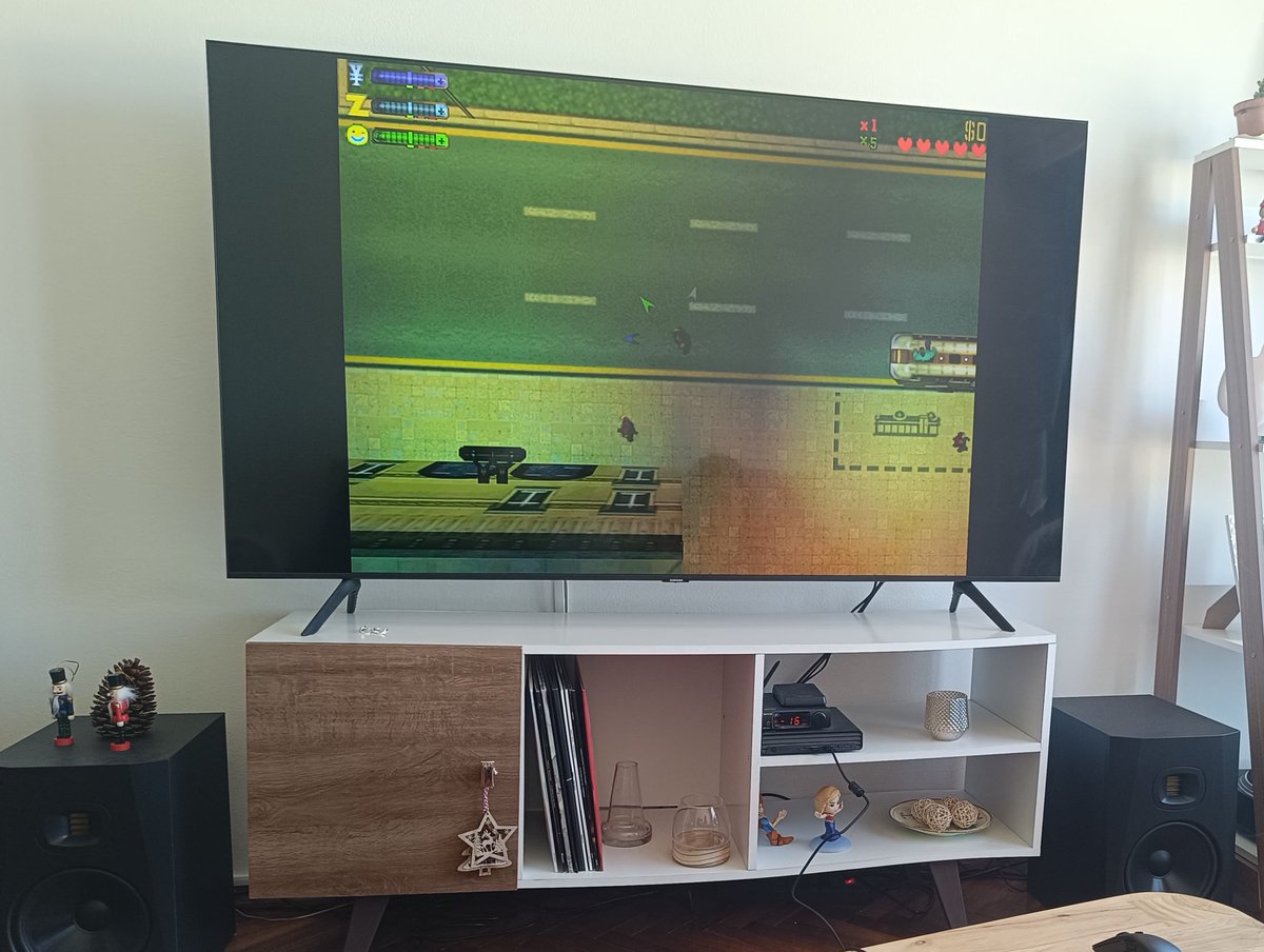 msofialp's tweet image. Tengo para regalar rack sencillo con 4 años de uso, un poco curvado para quien lo quiera/necesite. Se retiraría en Palermo.