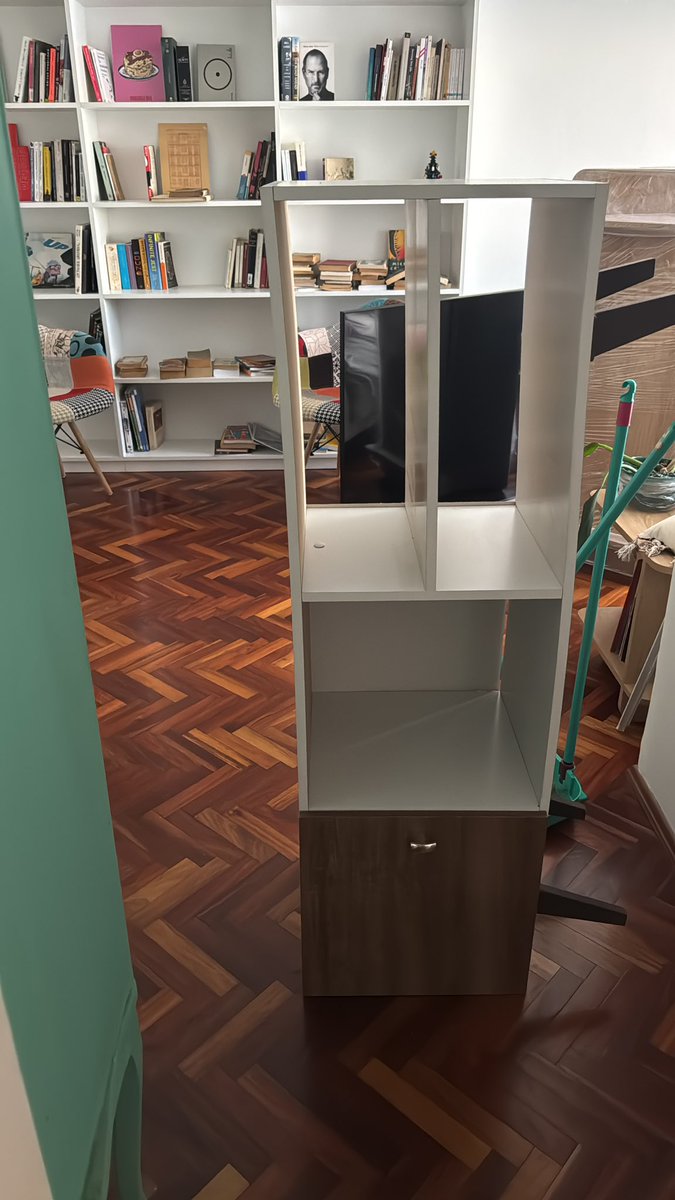 msofialp's tweet image. Tengo para regalar rack sencillo con 4 años de uso, un poco curvado para quien lo quiera/necesite. Se retiraría en Palermo.