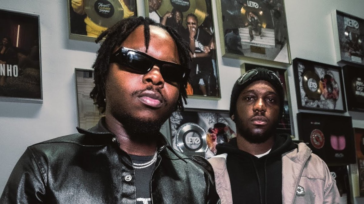 🆕 Pas besoin de #Messi ou #Ronaldo, ici c’est le #rap qui soulève le trophée 🏆 Flow technique, punchlines millimétrées… La VAR confirme : c’est un but en pleine lucarne ⚽️

#BallondOr de #LeCrime et <a href="/Leto_PSOTHUG/">Leto</a>  à tout moment sur #SkyrockAlger 🇩🇿

📲 skyrock.fm/skyrock-partout