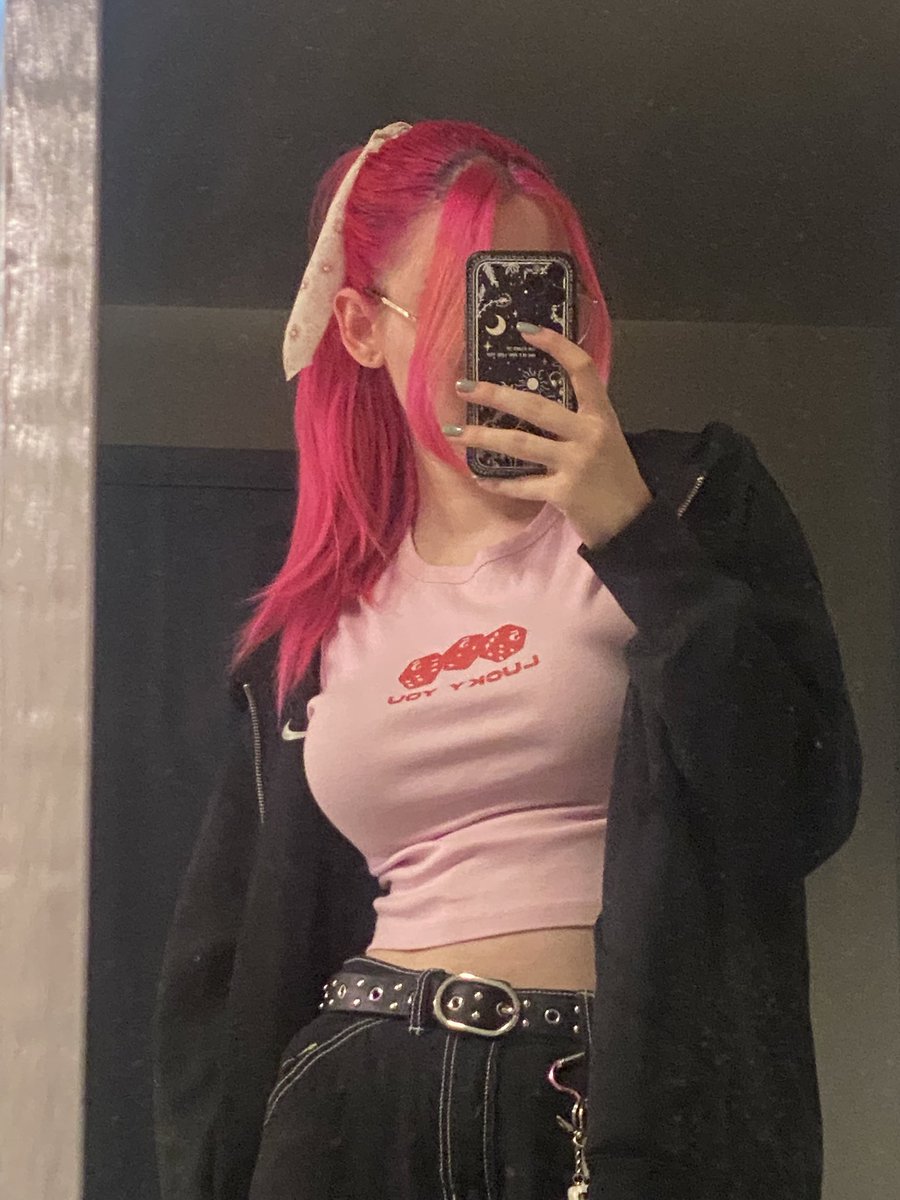 parker ⋆˙⟡ tweet media