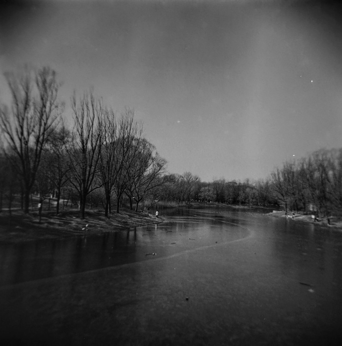 whatever001213's tweet photo. #streetphotography #holga https://t.co/QnmkHqgGDL