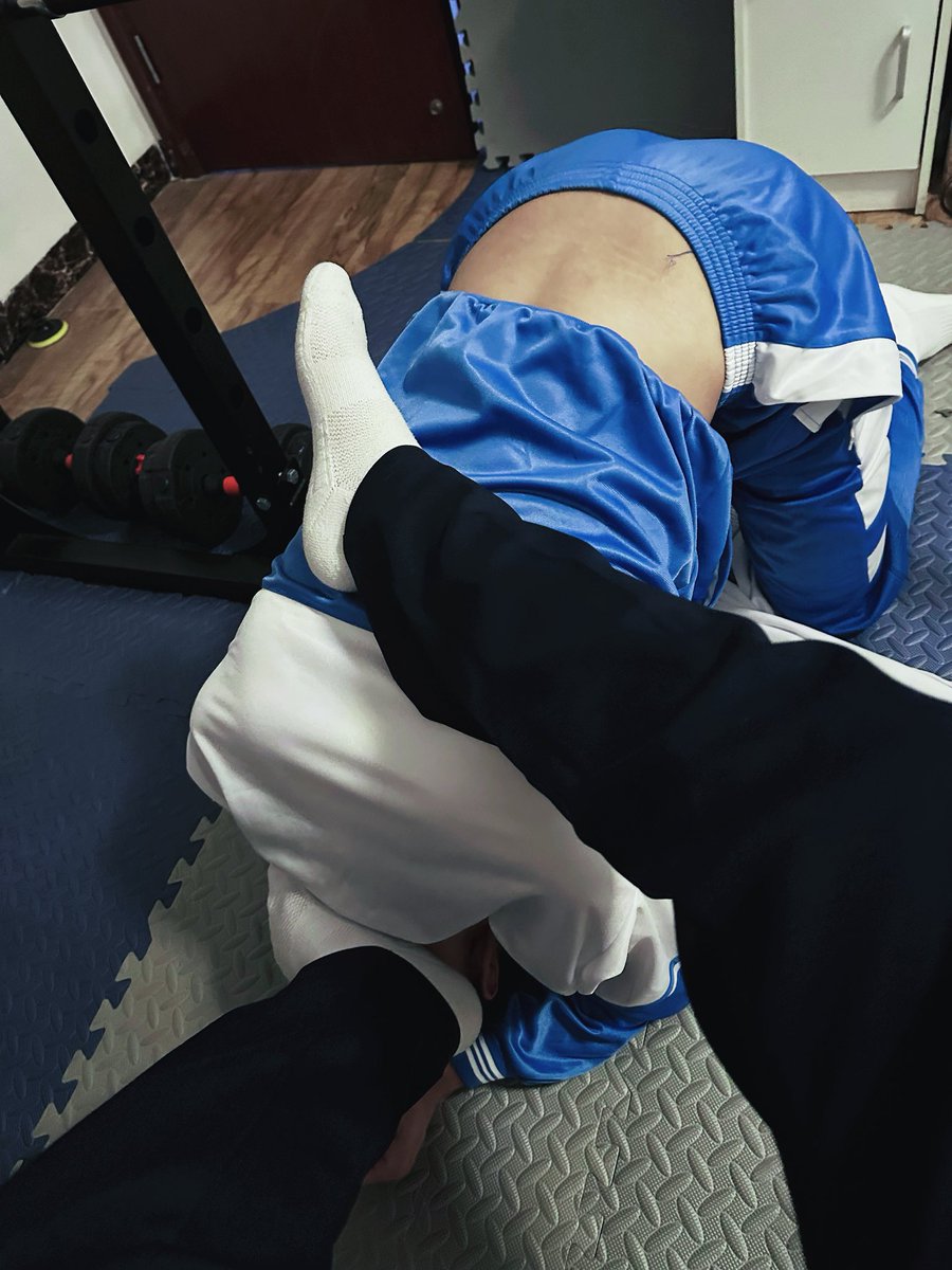 呜呜，轻点踩，还没吃狗粮呢0.0