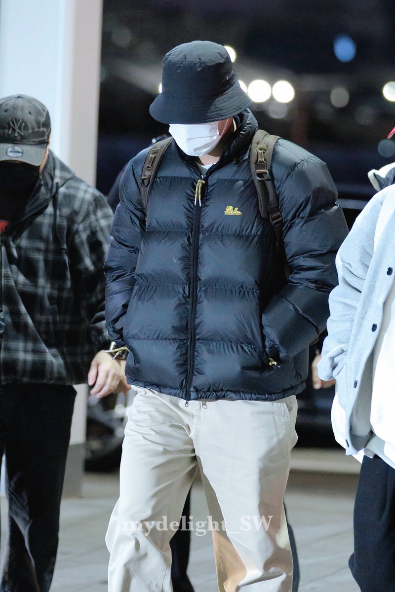 MyDelight_SW's tweet image. 251212 인천공항

바쁘다 바빠 시원사회ദ്ദി ˉ͈̀꒳ˉ͈́ )✧

올 해 너무 고생했어요!! 
25년도의 마지막 슈퍼쇼 화이팅💙

#시원 #최시원 #SIWON #崔始源 #シウォン 
#슈퍼주니어 #SUPERJUNIOR @siwonchoi