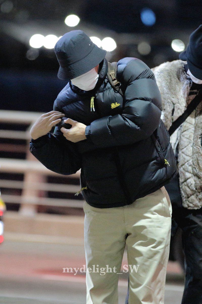 MyDelight_SW's tweet image. 251212 인천공항

바쁘다 바빠 시원사회ദ്ദി ˉ͈̀꒳ˉ͈́ )✧

올 해 너무 고생했어요!! 
25년도의 마지막 슈퍼쇼 화이팅💙

#시원 #최시원 #SIWON #崔始源 #シウォン 
#슈퍼주니어 #SUPERJUNIOR @siwonchoi