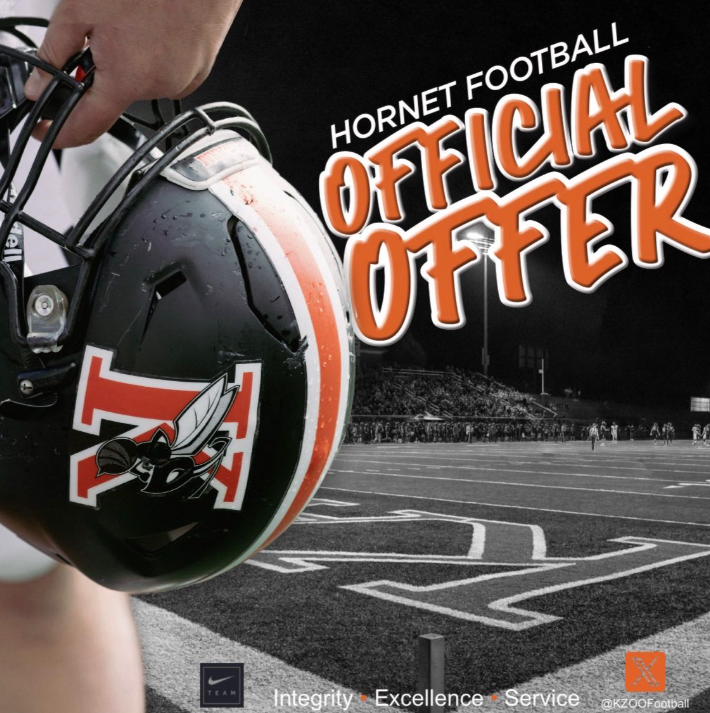 w_cheney5's tweet photo. After an amazing conversation with @CoachPuckKzoo  I am blessed to receive an Official offer from Kalamazoo College! GO HORNETS! @nilesvikingfb https://t.co/Vb8qNYDwmT