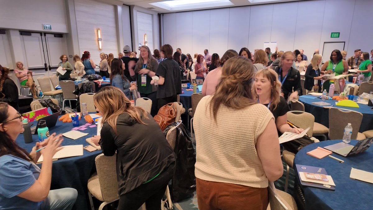 rizospeakslife's tweet photo. Engaged and Connected! Loving Assisting Dr R today! #avidnatcon @rickramirez915 https://t.co/HwhvGgzpsP