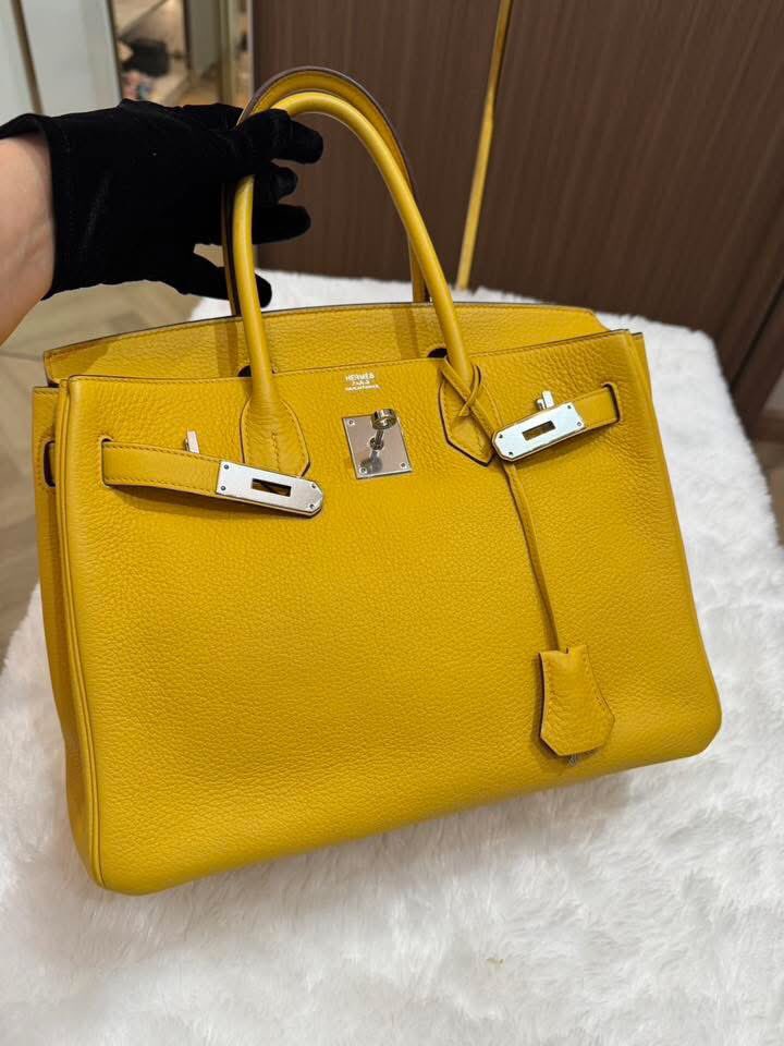 nawazali271's tweet photo. #Birkinhandbag #Hermes #womandesignerbag #bangkok #thailand #authenticitem https://t.co/JJ8CjK8iwc
