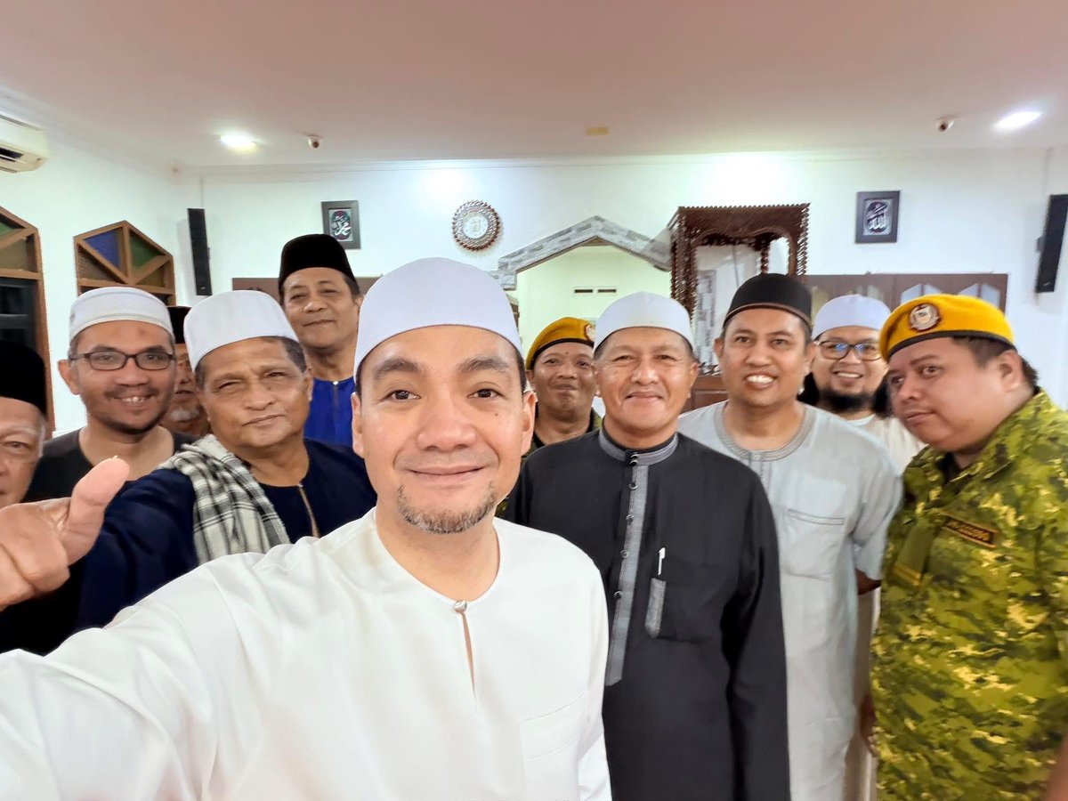 onnhafiz's tweet photo. Assalamualaikum WBT dan Salam Jumaat Semua.😊

Semoga Johor sentiasa dirahmati dan dilindungi Allah SWT. Semoga kita semua dipermudahkan segala urusan. ❤️💙 https://t.co/3Hkpb22Rj2