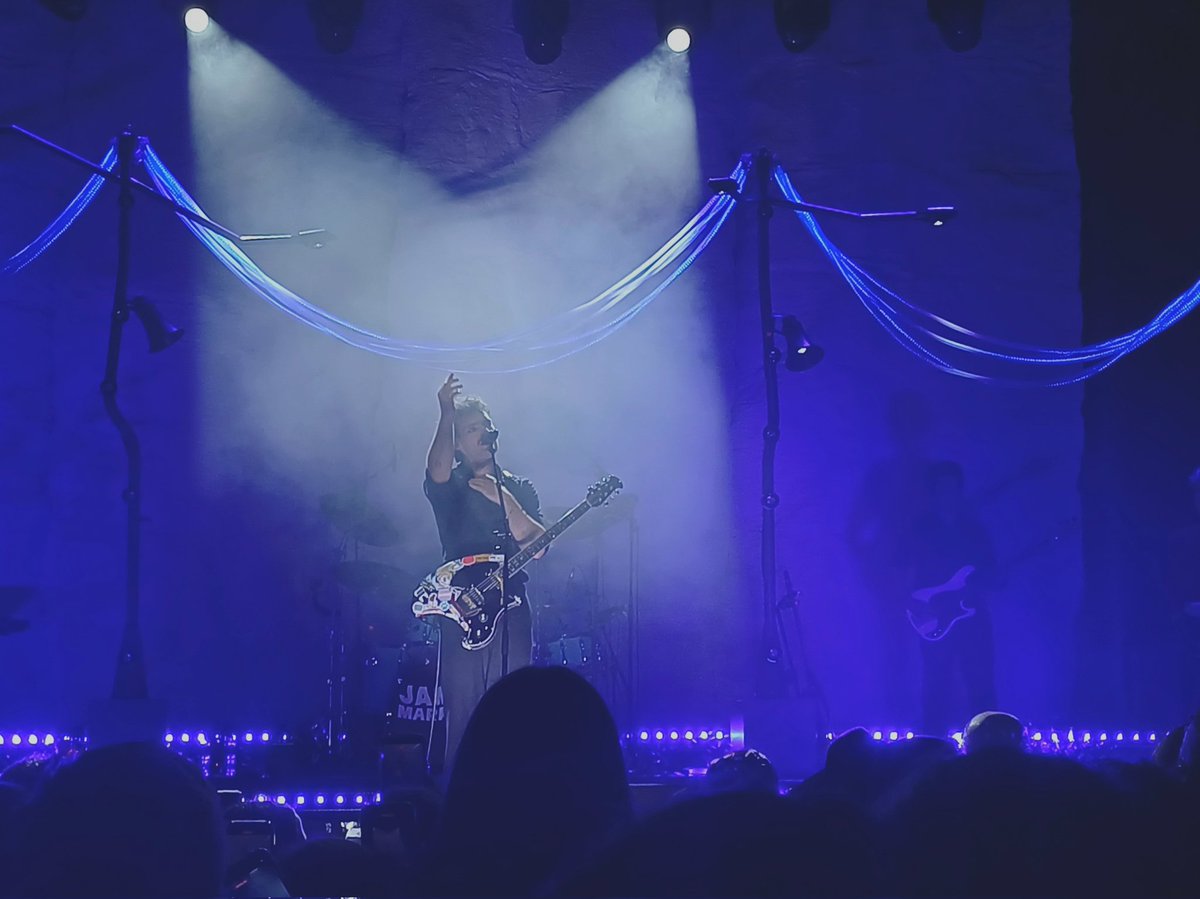cjwslos's tweet photo. james marriott, roundhouse 11.12.25

what an incredible tour its been. loved every single minute, love all my friends <3 https://t.co/yTHmmokLaY