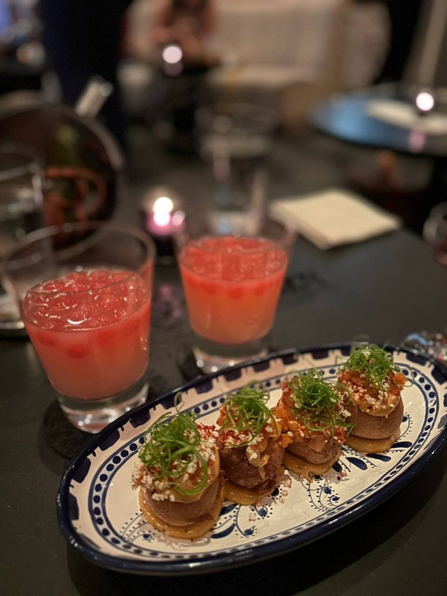 AynAHayes's tweet image. My friend booked a restaurant way in advance, and it’s really great   #RelaxingMoments   #FriendsTime