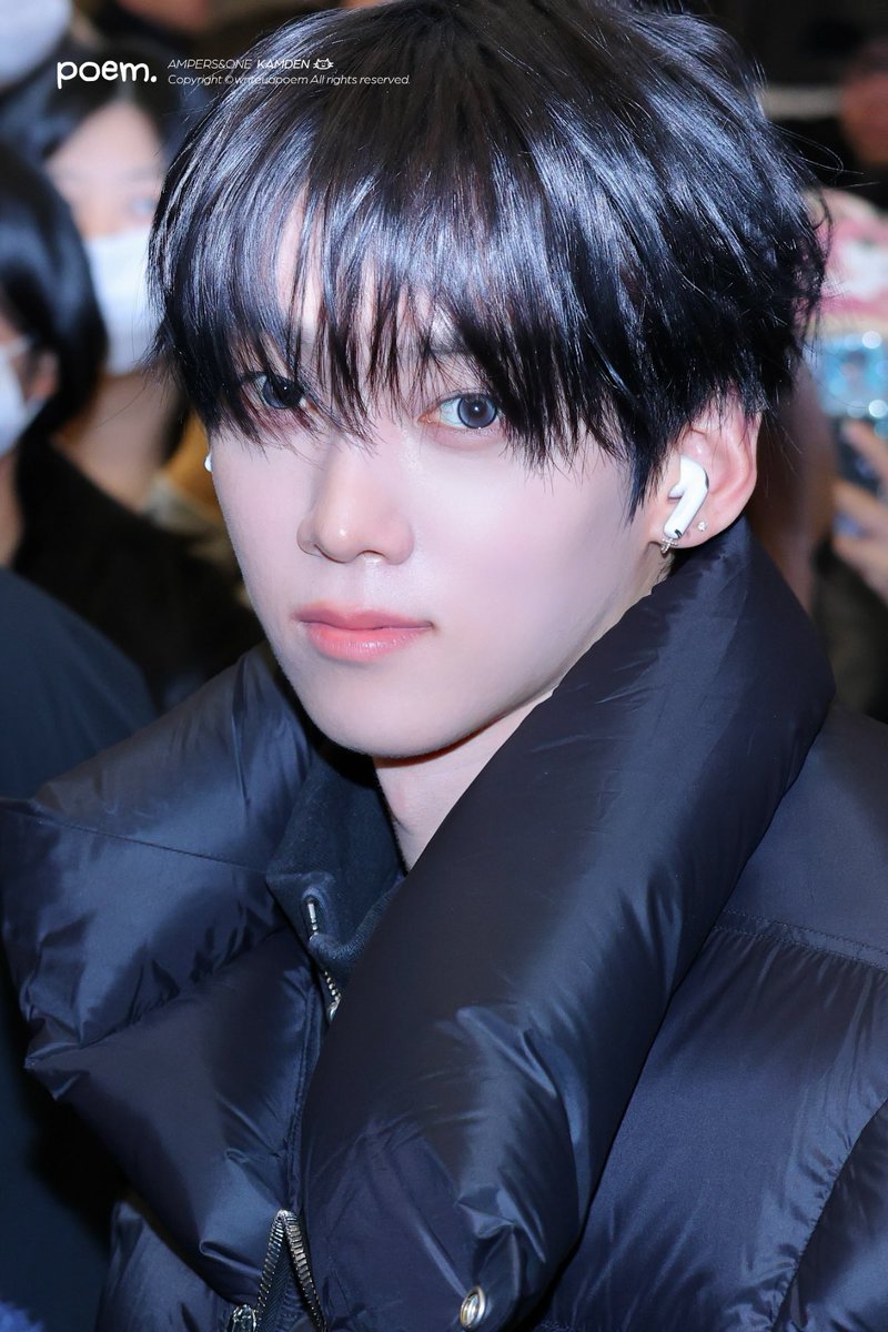 writeuapoem's tweet photo. 251212 GMP

🖤🐈‍⬛

#나캠든 #KAMDEN #앰퍼샌드원
#나두빈 #カムデン #AMPERSANDONE https://t.co/gPhisr8G0y