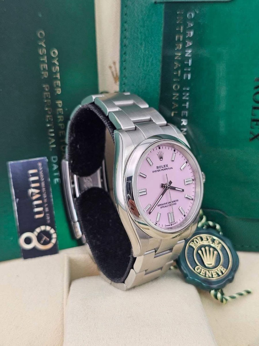 nawazali271's tweet photo. Rolex 126000 Op, special sweet pink dial, rare, limited edition.
Very limited production, worth collecting. 95% condition.
Women's. Lightly used. Complete with box and manual.
Size: 36 mm.
Box, NFC card, authentic Rolex coin model.
Green.
USD 11,885 https://t.co/roIsX1TeLl