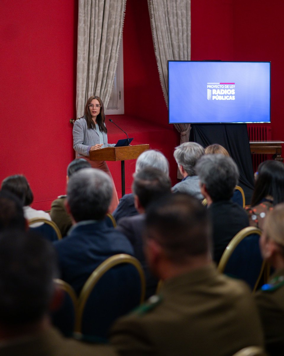 🎙️ La radio ha sido siempre el puente que une territorios y la voz que nos acompaña. Por eso, nos llena de honor y orgullo presentar el proyecto de ley que crea las Radios Públicas Nacionales y extiende el espectro radioeléctrico.  

Con este proyecto, buscamos garantizar el