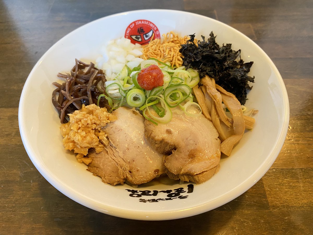 ラーメンとチャーシュー丼セット 専用 え加減もう円安やめへん？鶏肉やら豚肉やらラーメンの材料が高過ぎやん