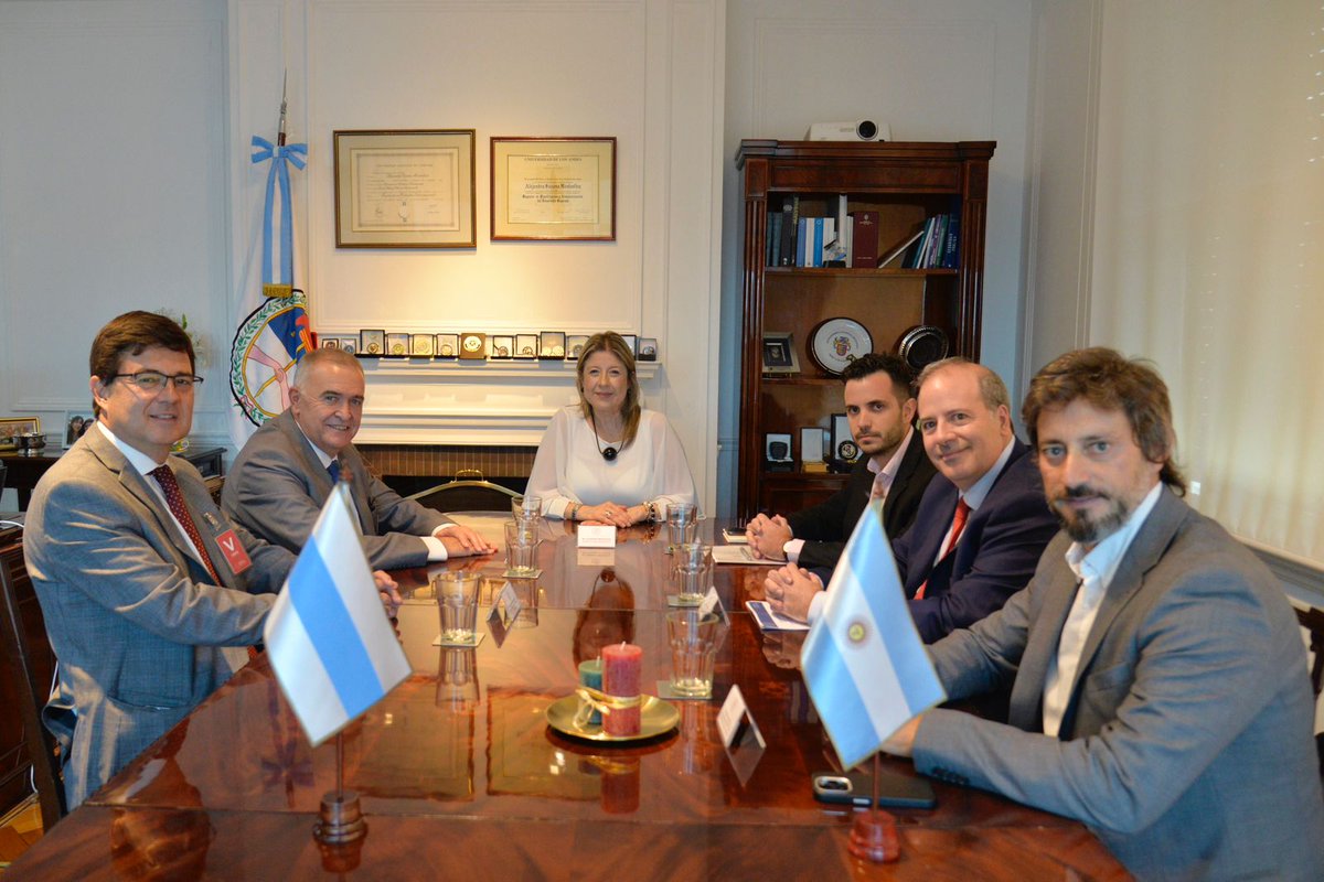 𝐂𝐚𝐩𝐢𝐭𝐚𝐥 𝐅𝐞𝐝𝐞𝐫𝐚𝐥 | Mantuvimos una fructífera reunión de trabajo con la ministra de Seguridad de la Nación, <a href="/AleMonteoliva/">Alejandra Monteoliva</a>, recientemente designada en su cargo. Junto a ella avanzamos en una agenda común que reafirma un principio que defendemos todos los días: la