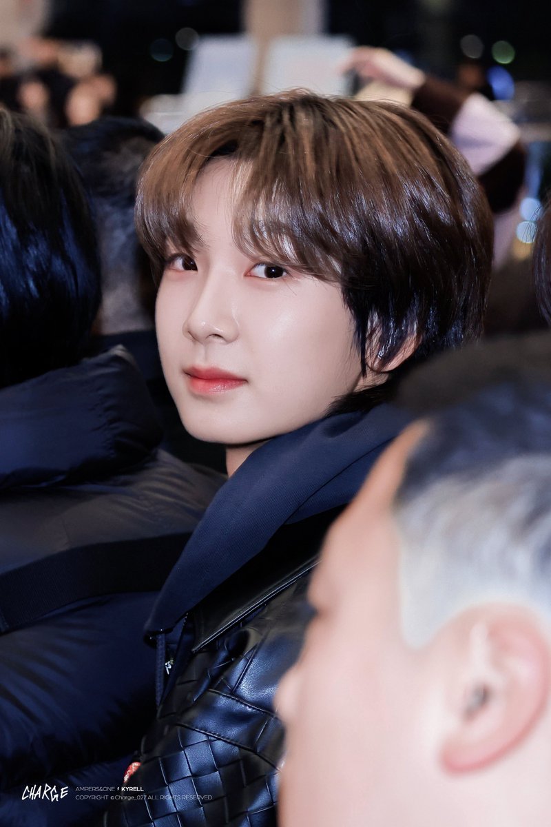 Charge_027's tweet photo. 251212 김포 출발

✈️～

 #카이렐 #KYRELL 
#앰퍼샌드원 #AMPERSANDONE https://t.co/pbiSJhAUzz