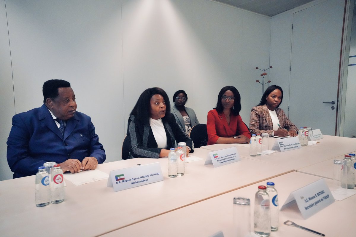 PressACP's tweet image. The Secretary-General of the OACPS, H.E. Mr. Moussa Saleh Batraki (@MBatraki ), received at the OACPS headquarters, the Secretary of State of the Republic of Equatorial Guinea responsible for Multilateral Affairs, H.E. Ms. Mari Cruz Evuna Andeme.

During her visit, the two…