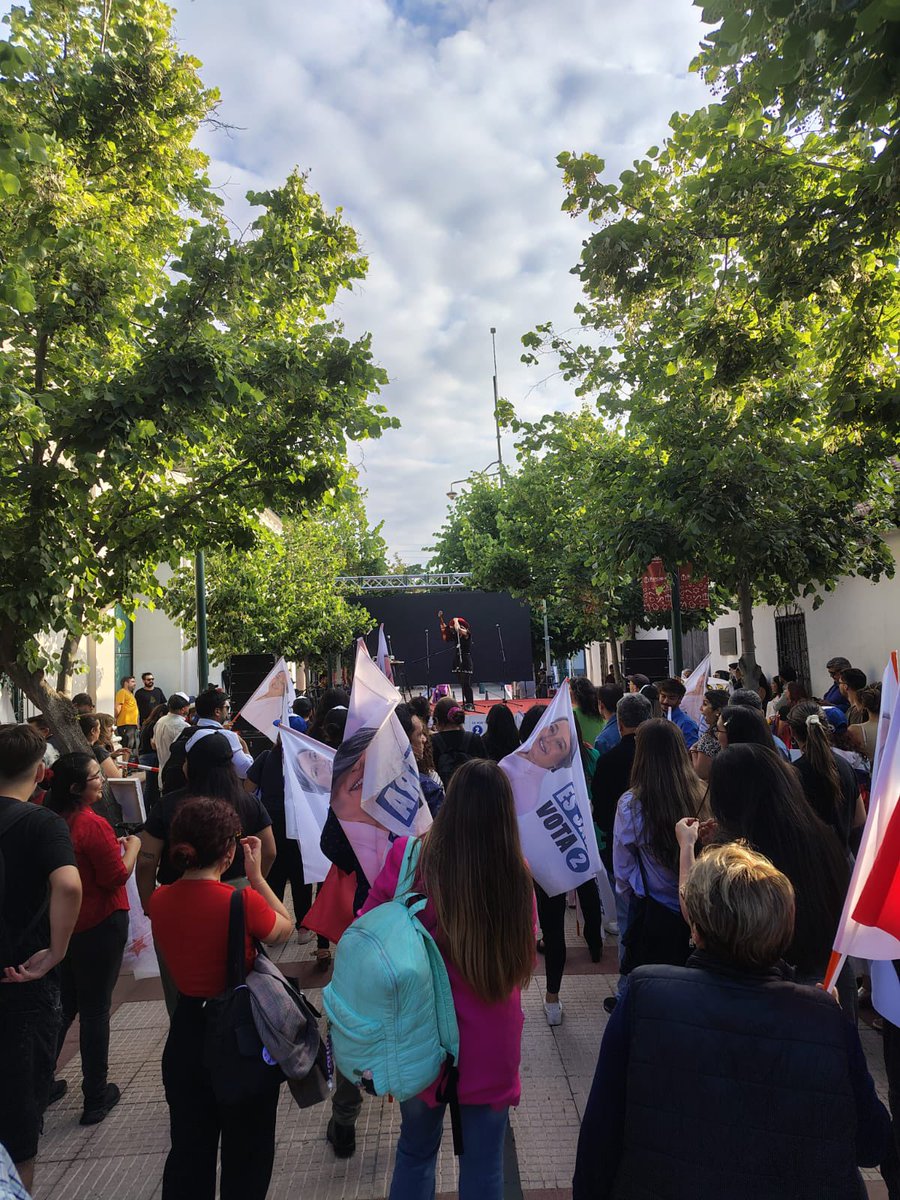 REDUNIChile's tweet photo. 🚨Comando UNI-UTD 
👉Trabajadorxs por @jeannette_jara desplegados en distintos cierres terrritoriales‼️
#Cierrecampaña Coquimbo presentes✊
#cierrecampaña Rancagua presentes presentes✊
Este 14/D lo lograremos
Lxs trabajadorxs de🇨🇱 votamos #JeannetteJaraPresidenta 
#EstoyConJara https://t.co/wAbHwV6ajS