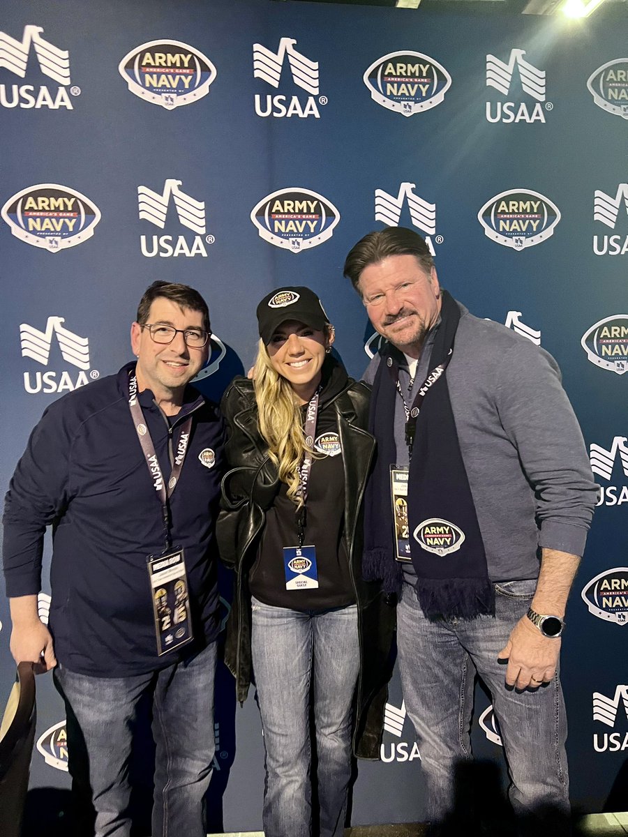 JasonMinnix's tweet photo. Great start to #ArmyNavy weekend in Baltimore with @AnnieAgar and @DidomenicoMax joining us on The Blitz on @SASportsStar - lots more coming up on Friday. https://t.co/bERJBpzAU5