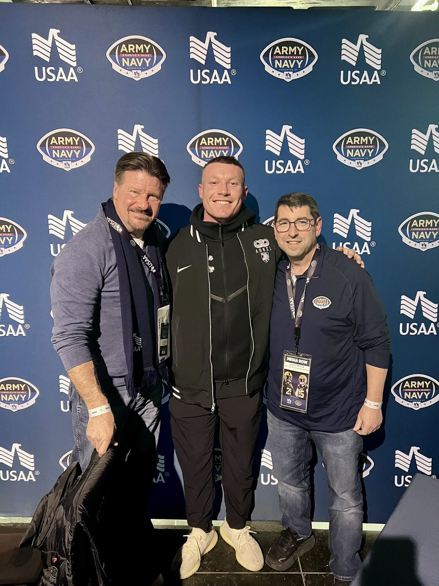 JasonMinnix's tweet photo. Great start to #ArmyNavy weekend in Baltimore with @AnnieAgar and @DidomenicoMax joining us on The Blitz on @SASportsStar - lots more coming up on Friday. https://t.co/bERJBpzAU5