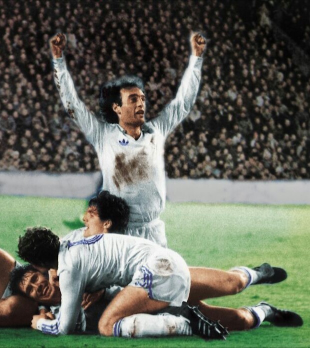 40 años después seguimos recordando a los protagonistas de aquella noche frente al Borussia Mönchengladbach. Por todos los que han honrado la camiseta blanca y por los que lo harán en el futuro. Hala Madrid.
📸 Fotografía de Agustín Vega. Diario As.