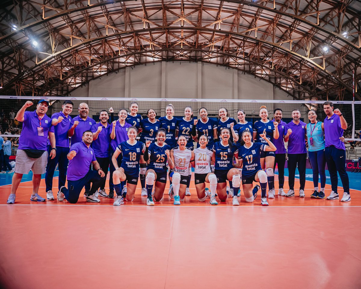 AlianzaLimaVB's tweet image. Concluimos nuestra participación en el Mundial de Clubes con el corazón lleno. 💙💪🏾

Logramos una victoria histórica para el vóley peruano y tenemos el orgullo de haber competido entre los mejores equipos del mundo.

Cada punto, cada set y cada paso que dimos aquí fue con la…