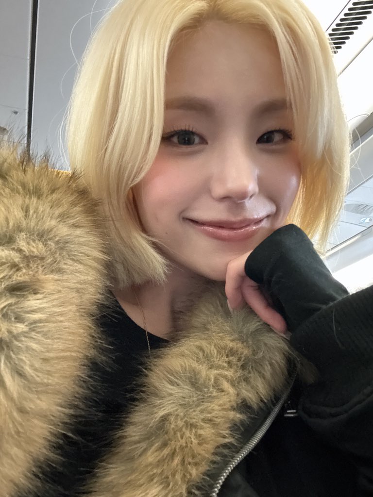 yeji bubble 🖤 tweet media