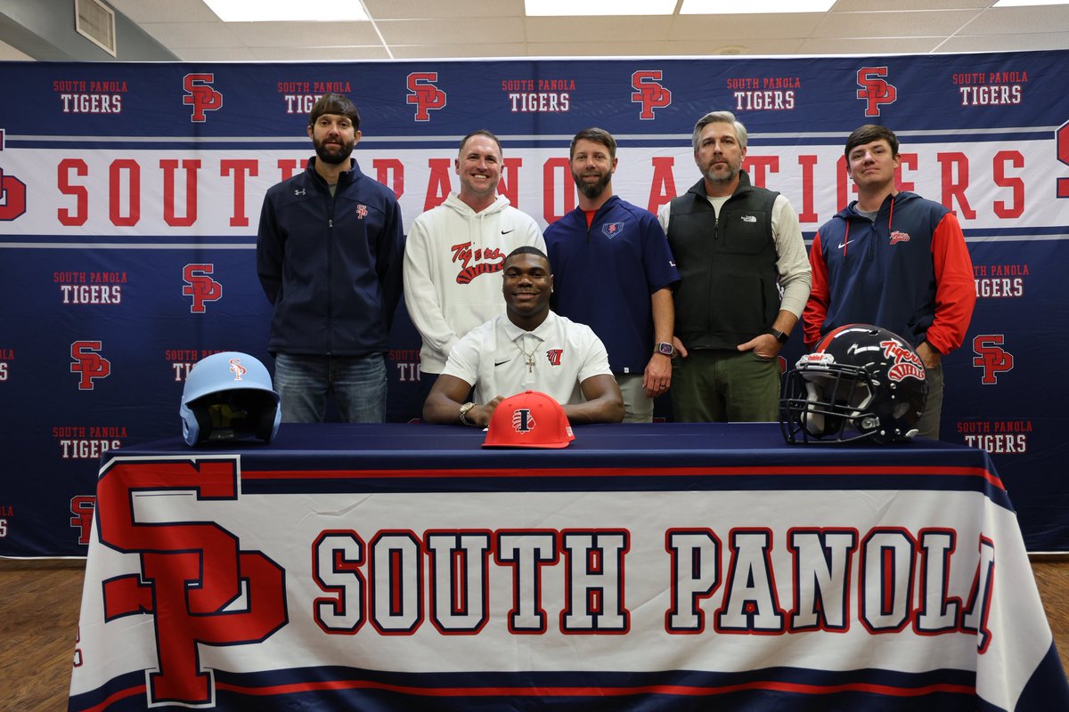cfrobinson26's tweet image. NEXT STOP ITAWAMBA COMMUNITY COLLEGE🔴⚪️🔵  #RollTribe @LetsGoICC_BSB @LetsGoICC_FB @SouthPanolaFB @SPTIGERSBSB @Brooksoak @COACH_BWAY @CoachTuck7 @evans_cade @CoachHentzICC @_CoachLeonard @Coach_TMacon @Coach_Lovertich