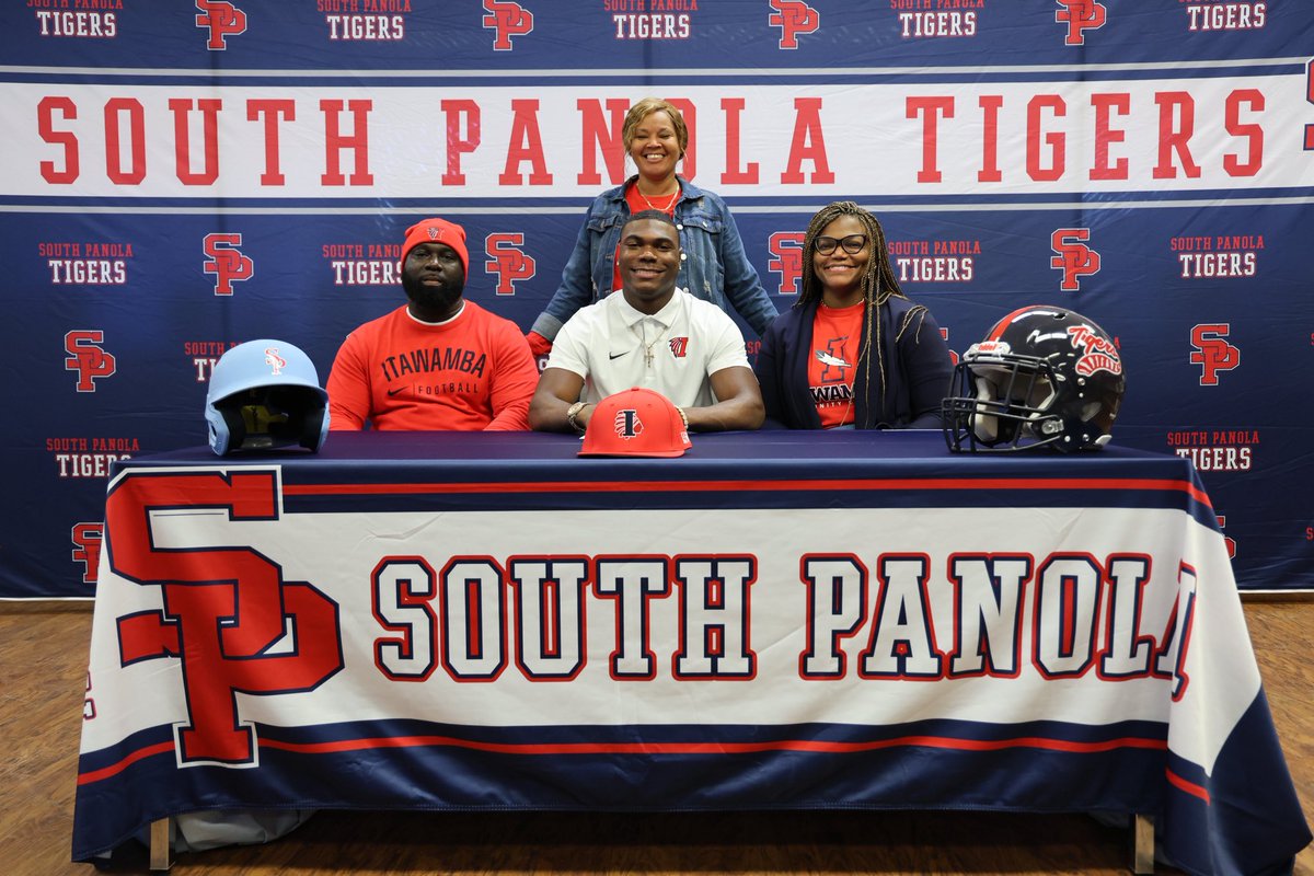 cfrobinson26's tweet image. NEXT STOP ITAWAMBA COMMUNITY COLLEGE🔴⚪️🔵  #RollTribe @LetsGoICC_BSB @LetsGoICC_FB @SouthPanolaFB @SPTIGERSBSB @Brooksoak @COACH_BWAY @CoachTuck7 @evans_cade @CoachHentzICC @_CoachLeonard @Coach_TMacon @Coach_Lovertich