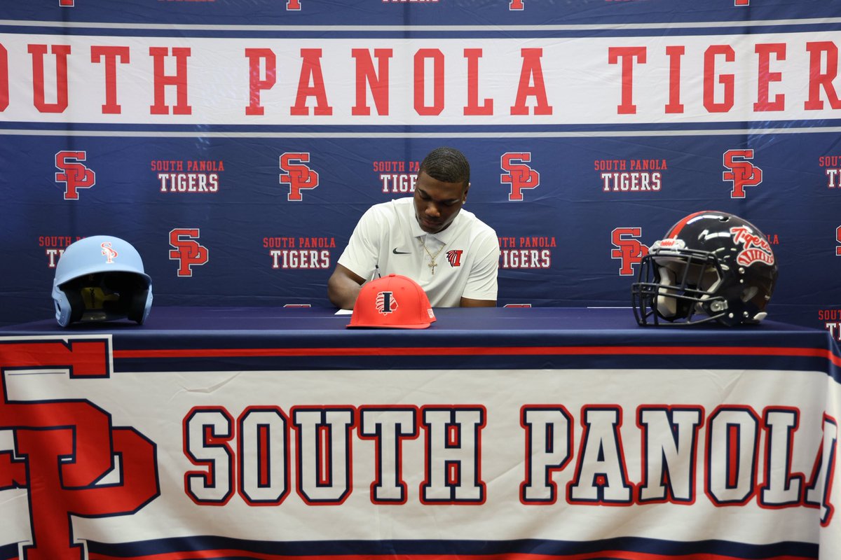 cfrobinson26's tweet image. NEXT STOP ITAWAMBA COMMUNITY COLLEGE🔴⚪️🔵  #RollTribe @LetsGoICC_BSB @LetsGoICC_FB @SouthPanolaFB @SPTIGERSBSB @Brooksoak @COACH_BWAY @CoachTuck7 @evans_cade @CoachHentzICC @_CoachLeonard @Coach_TMacon @Coach_Lovertich