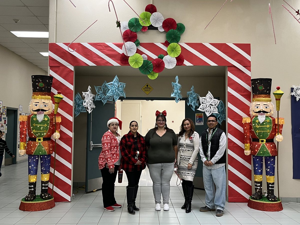 MsMontanoMusic's tweet photo. My 6th holiday concert is in the books! Always thankful for everyone that helps get everything done! I didn’t get videos of the kids BUT they did AMAZING! #MusicTeacherTired #SanEliMusic #ReadyForBreak https://t.co/dgwG85CKQX