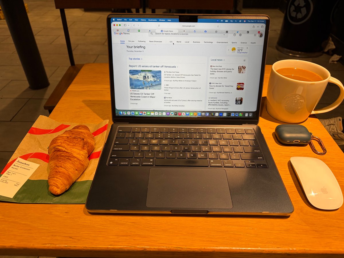 jonwieder's tweet photo. Had a #MentalHealthy day: I was up @ 6, and @MannyCantorNYC @ 8 for the elliptical. Had #therapy in Chelsea @ 12:40, so I worked @Starbucks 22nd &amp; 6th from 10-12, then I had a Falafel Crunch Bowl @cava 21st &amp; 6th, and, @ 2, I was @BlackCatLES for a #NAMIWebinar w @JohnTorousMD.🙏 https://t.co/ywnrt2qigF