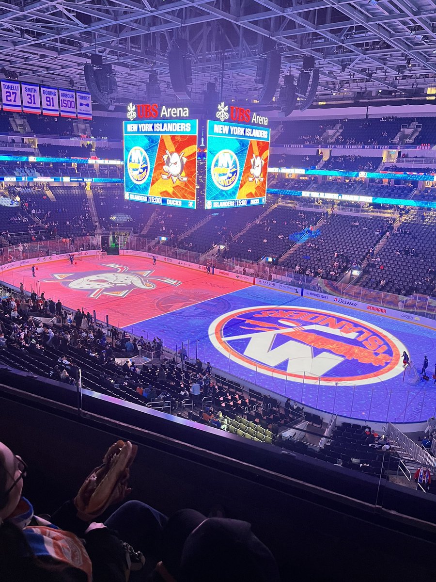 markstanha's tweet image. they say the best way to get over someone (a sports team that betrayed you) is to get under someone else (a different sports team)