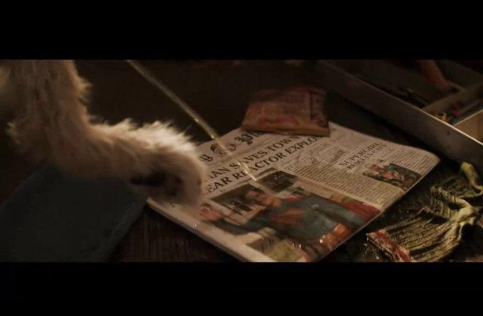 AkodoKeitaro's tweet photo. y que los "true fans" esto les parezca correcto... Vayamos por puntos
En su pelicula
-Primera escena derrotado
-Segunda escena PISOTEADO por un perro
En la de su prima
-Primera escena meado por el perro que lo pisoteo.

Gunn?! respeto al personaje? pa que!! 
lamentable. https://t.co/BEJ4HjMXkj