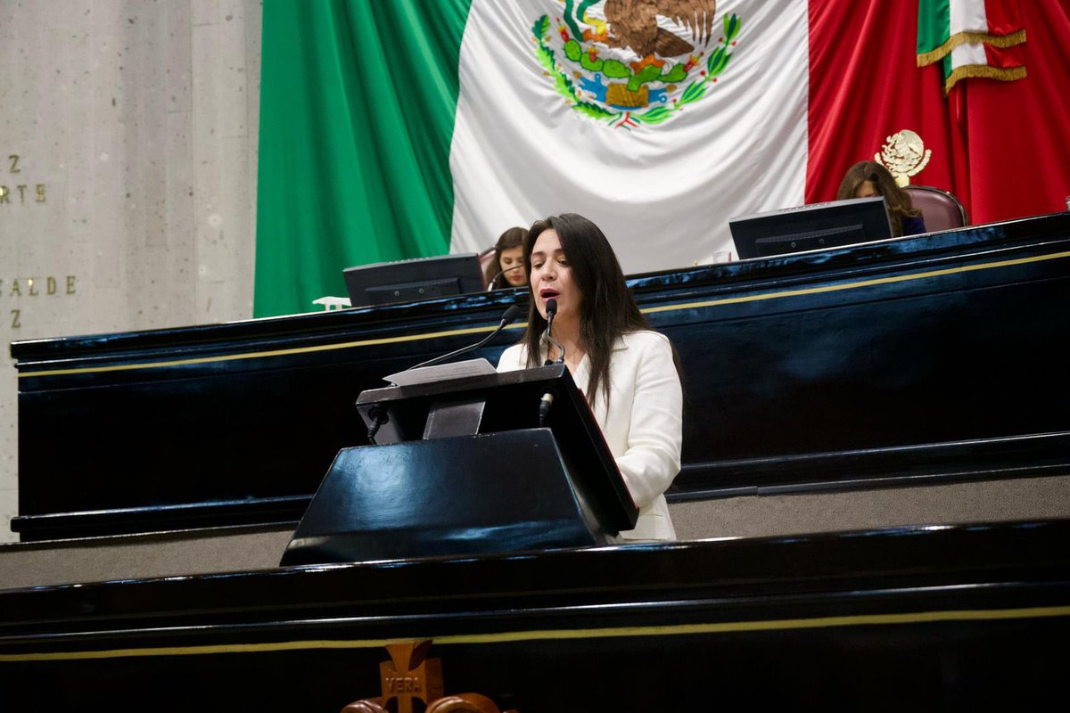 🔴 Diputada Montse Ortega exige estrategia real contra la extorsión en #Veracruz; acusa recortes y falta de voluntad. 

Nota completa: 👉🏻 acortar.link/cCFbW4
#SinMurosNoticias