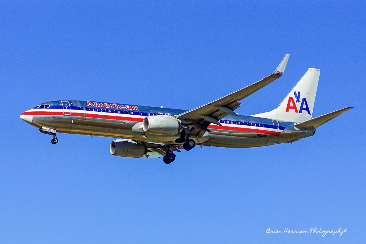 brianharrison72's tweet photo. American Airlines Boeing 737-823, N901NN DFW/KDFW December 7, 2015. @DFWAirport #dfwyes https://t.co/bTdRHzpk6N