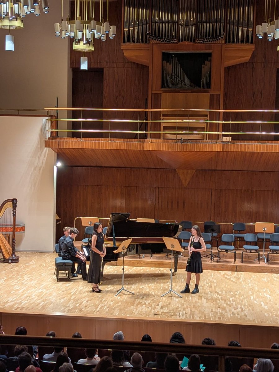 Emocionante nuestro concierto en el Auditorio Nacional. 
Muchísimas gracias a todos/a los participantes (quienes tocan /cantan/dirigen/enseñan o facilitan, quienes se ocupan de la organización y la logística, familias, público asistente...) 
¡Nos vemos en el siguiente!
