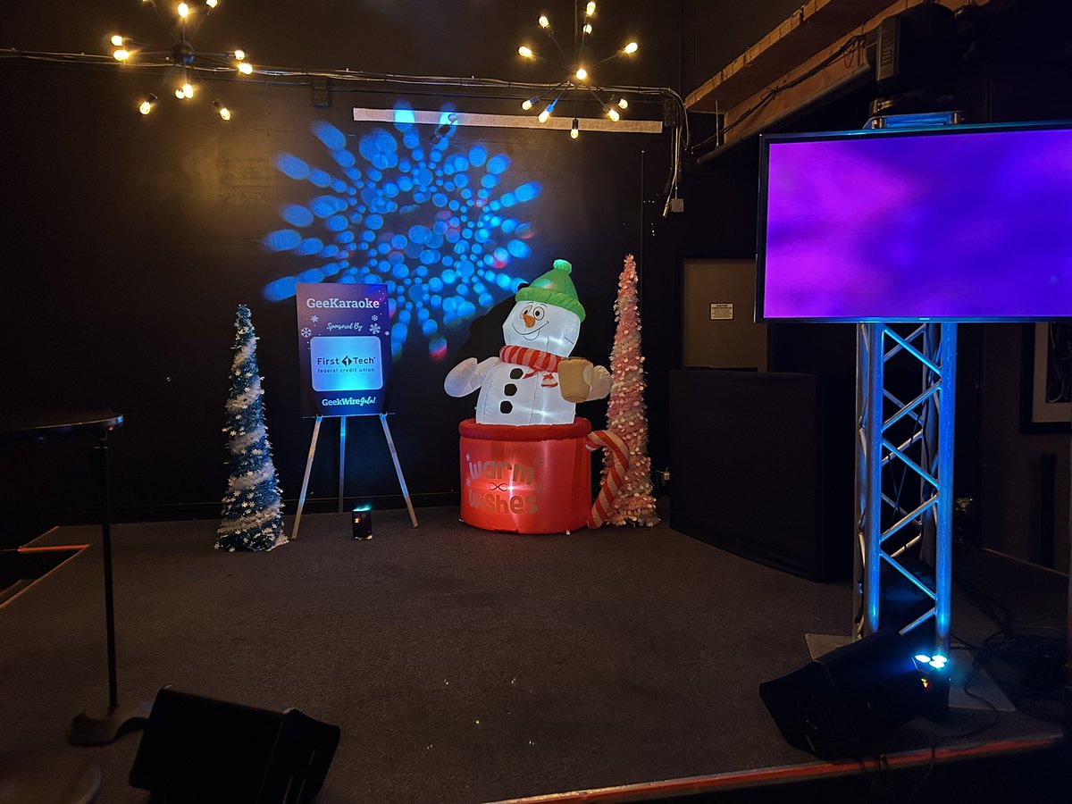 A huge thanks to @FirstTechFed for their great support of tonight’s GeekWire Gala. Got your song pic