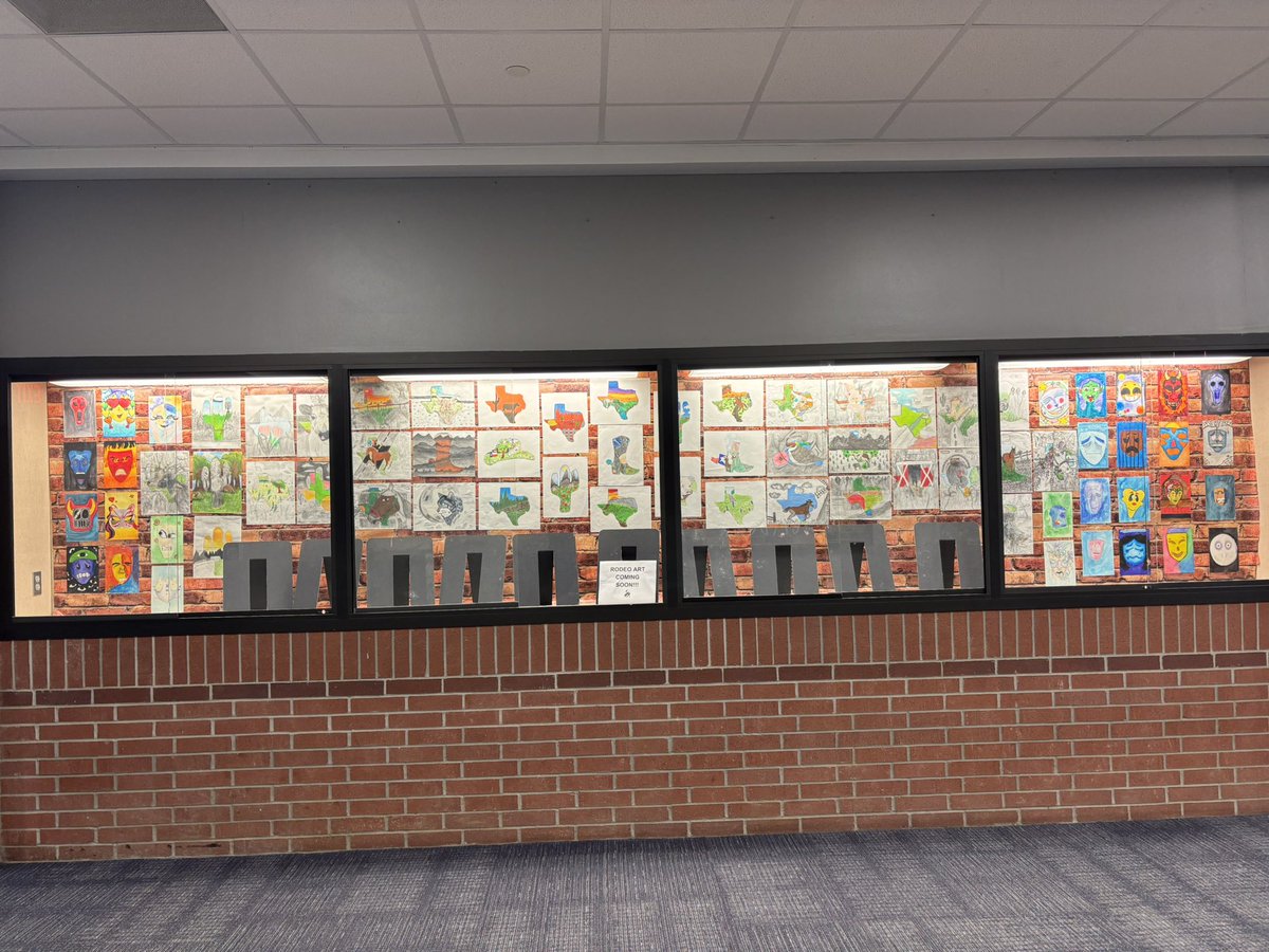 ArtistMSample's tweet photo. We��ve had a busy few months with Western Art (getting ready for Rodeo 👀), watercolor Emotion Masks, and clay masks! 🥰 @MDJH_Panthers @KatyISDFineArts @katyisd https://t.co/enfQ4Ozzwt
