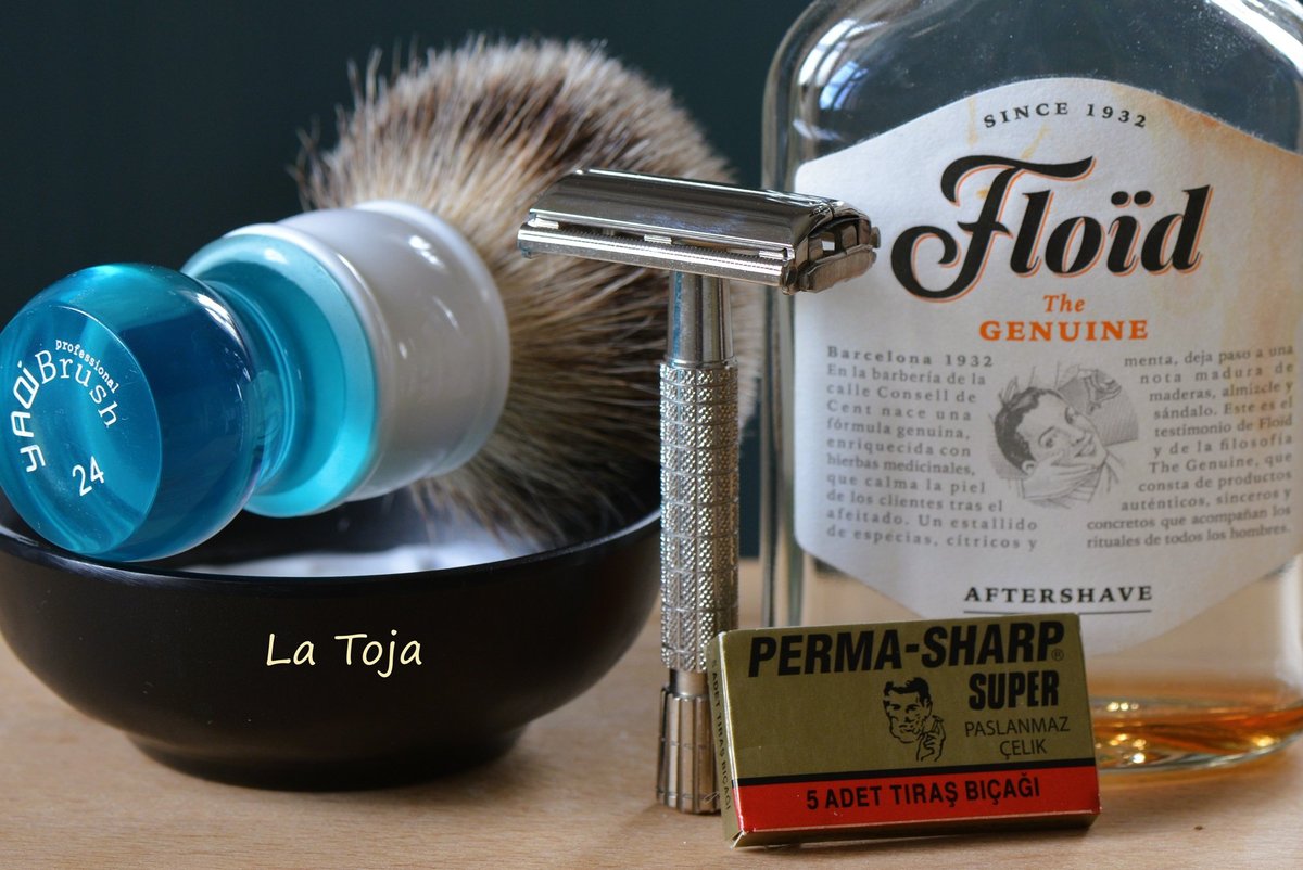 BadgerandBlade's tweet photo. Today's shave gear:
Gillette Rocket Flare Tip
Perma-Sharp Super
Yaqi Aqua
La Toja
Floid The Genuine
https://t.co/7tSXYJ4Kyz
#ShaveGear #WetShaving #TraditionalShaving #ShaveOfTheDay #SafetyRazor #BadgerBrush #LaToja #FloidAftershave #PermaSharp #ShavingCommunity #Gillette https://t.co/IabSGtALBu
