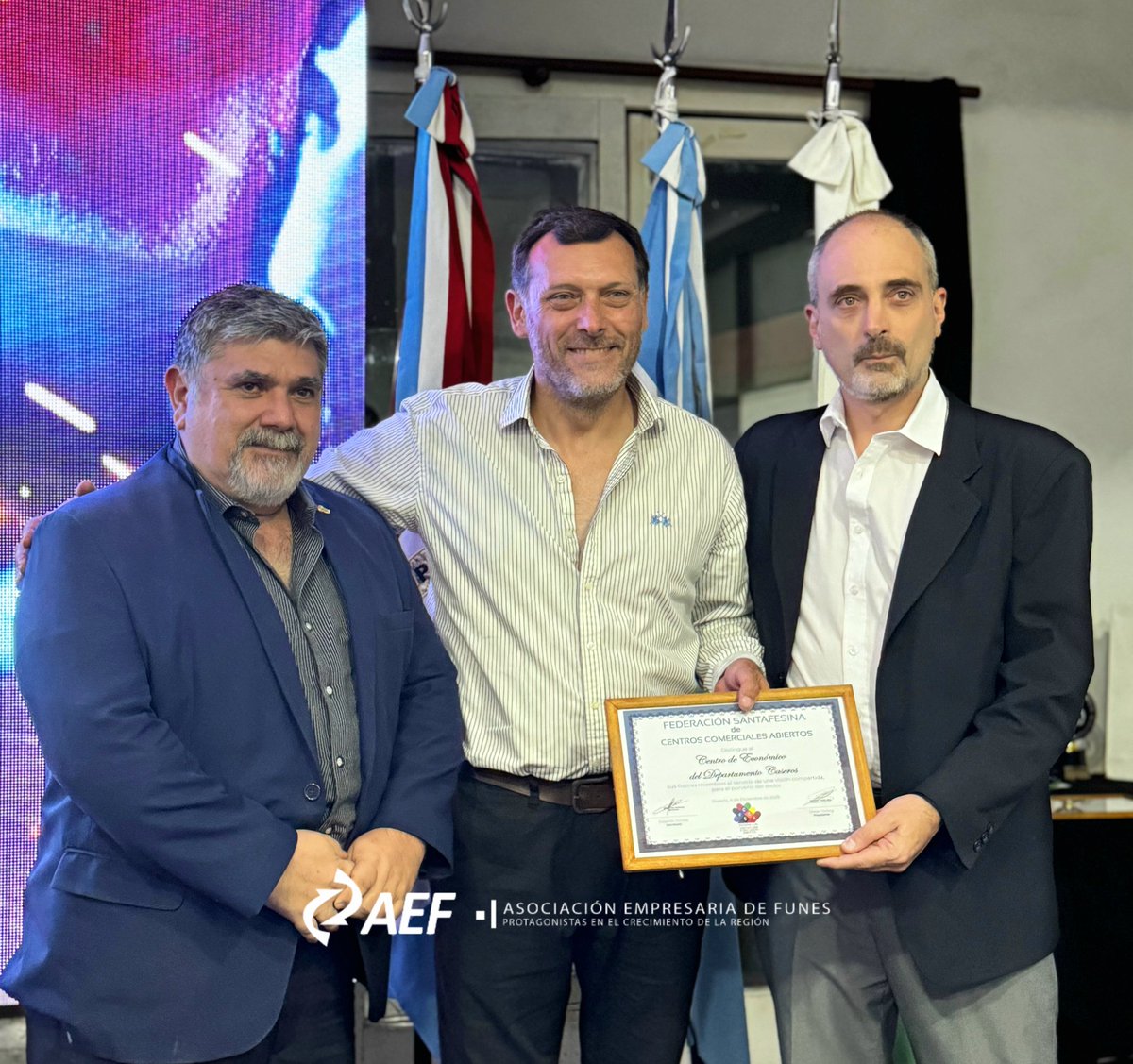 AsociacionFunes's tweet photo. Participamos de la cena anual del Centro Económico del Departamento Caseros en Casilda, acompañando el homenaje a Gustavo Barraza y el reconocimiento a la empresa Andreani 
Seguimos fortaleciendo lazos institucionales en la región.

#AEF #Funes #Casilda #DesarrolloRegional https://t.co/wEc2lk9bcQ