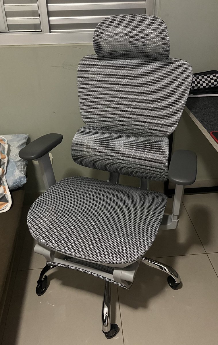 darlintangerine's tweet image. já to podendo espalhar a palavra da larkleaves 🤝