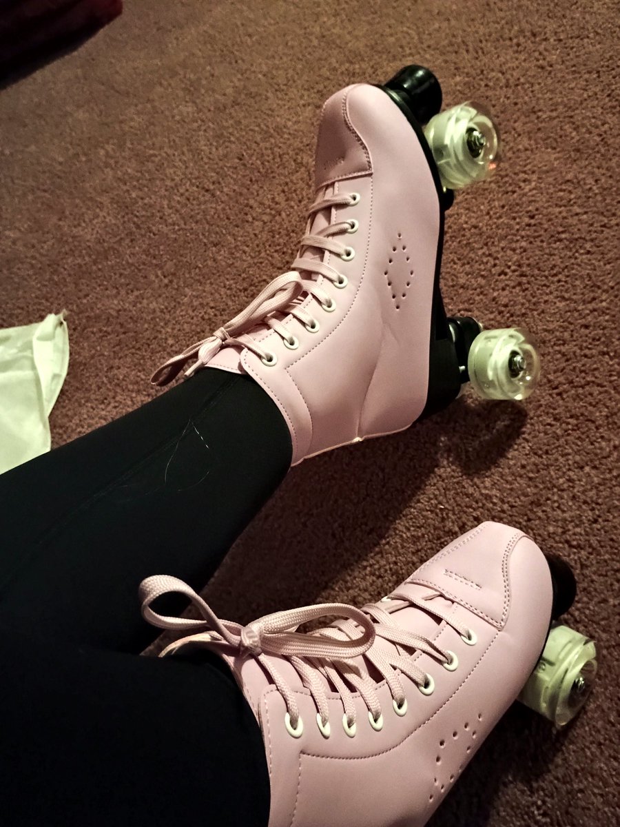 ancientsoul7's tweet image. They see me rollin... They hatin... Got my wheels today 🤣🤣🤣🤣🤣 #reliving #nostalgia #skates