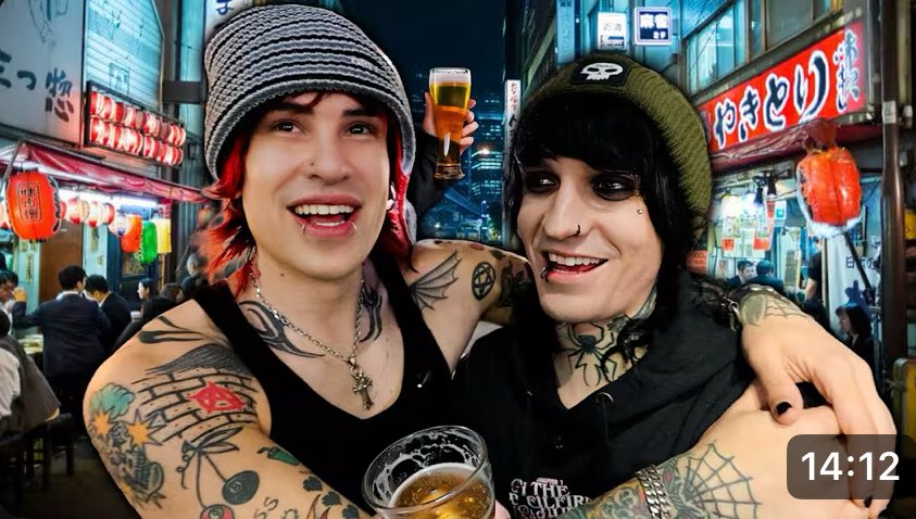 Bar hopping in Tokyo youtu.be/nGD1Xf3it70?si…